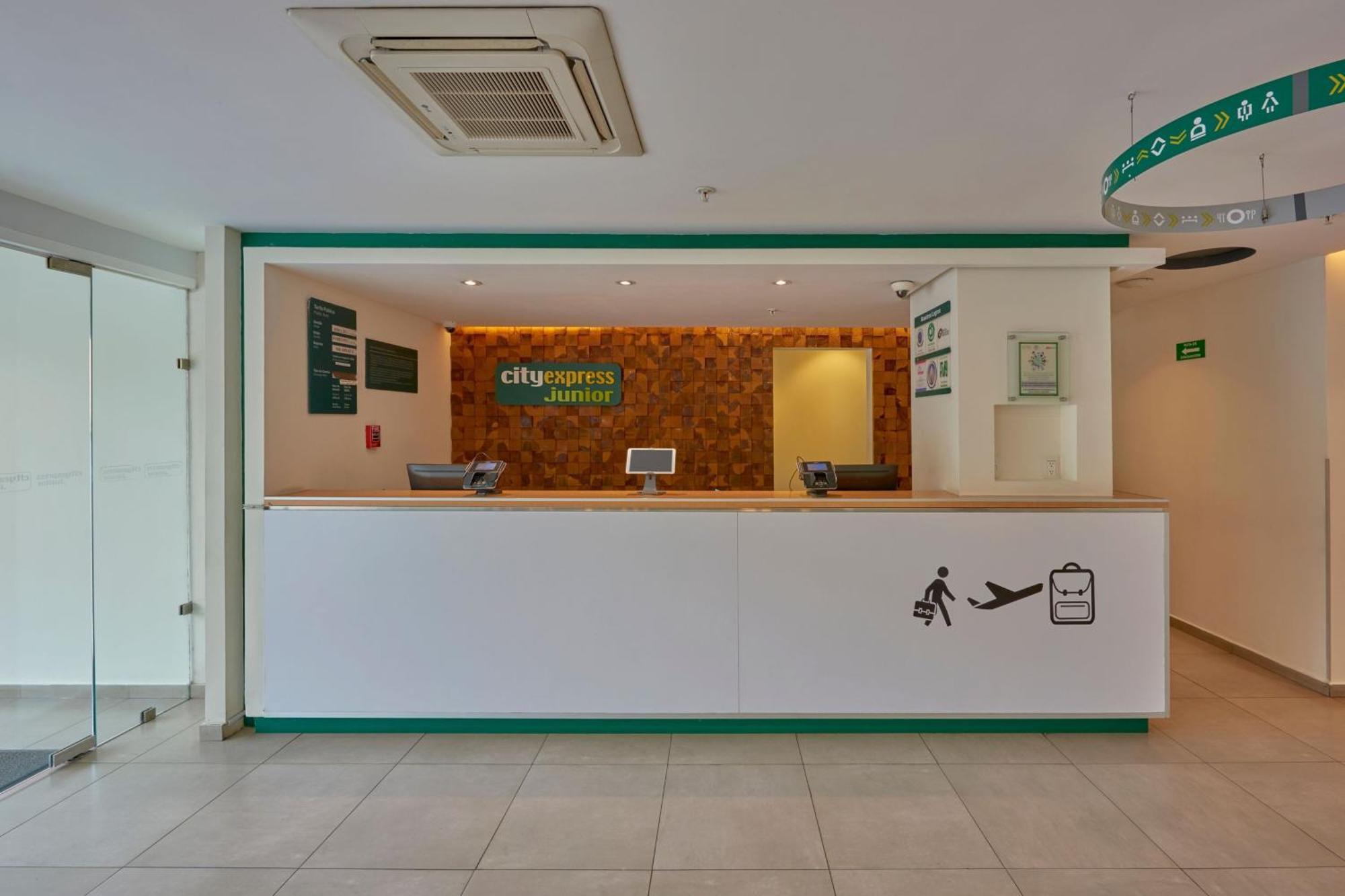 City Express Junior By Marriott Leon Centro De Convenciones Екстер'єр фото
