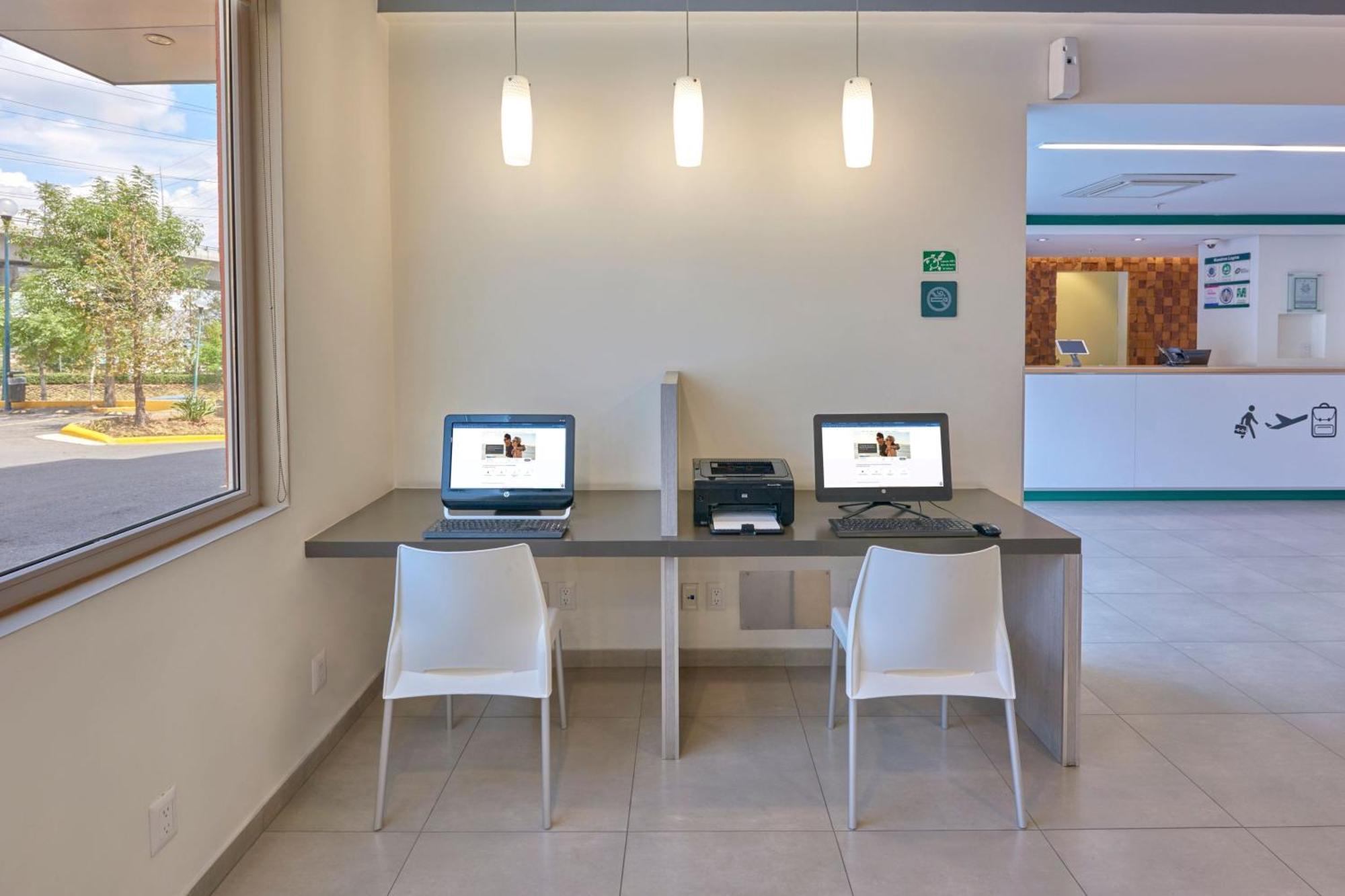 City Express Junior By Marriott Leon Centro De Convenciones Екстер'єр фото