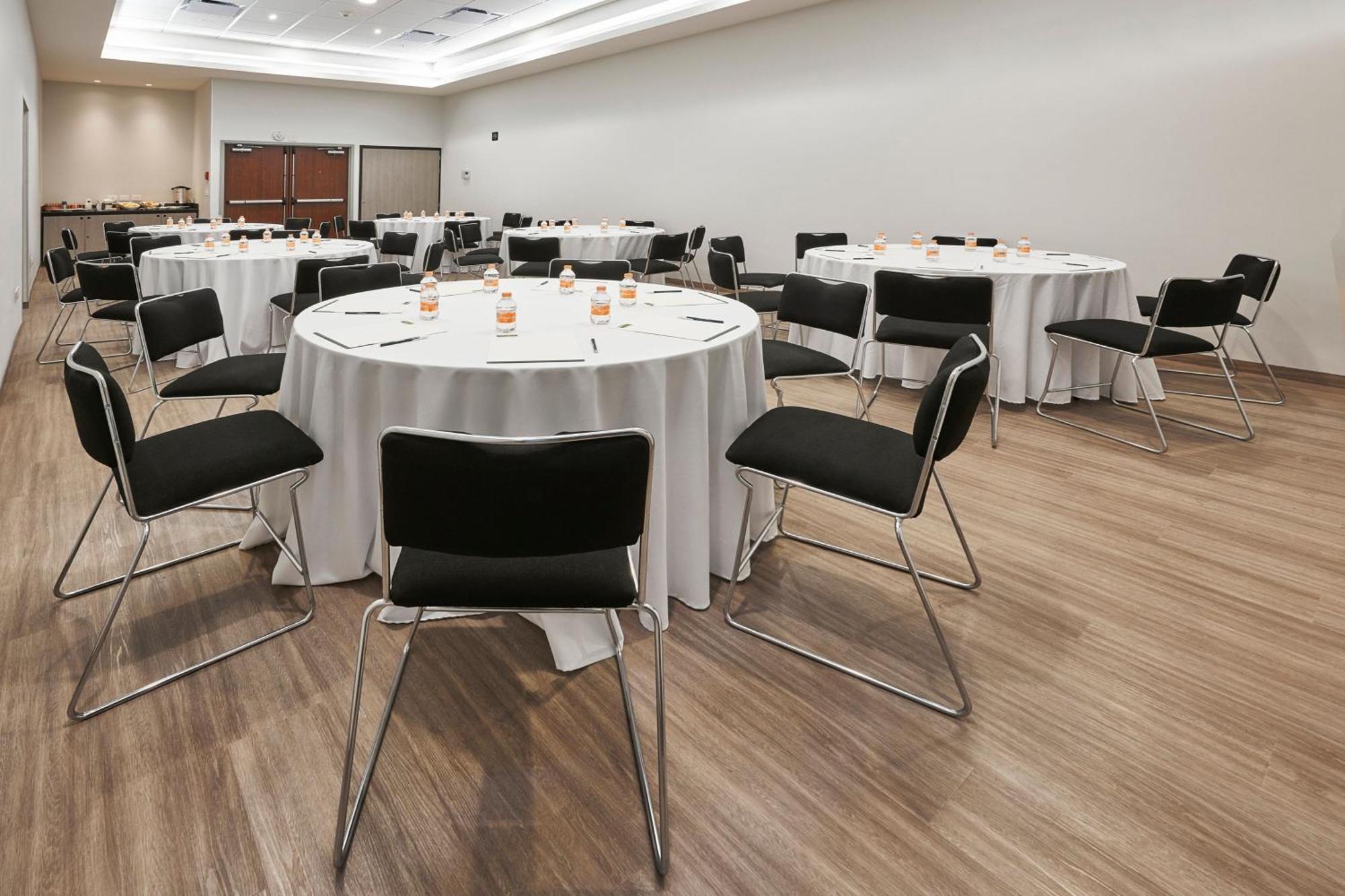 City Express Junior By Marriott Leon Centro De Convenciones Екстер'єр фото