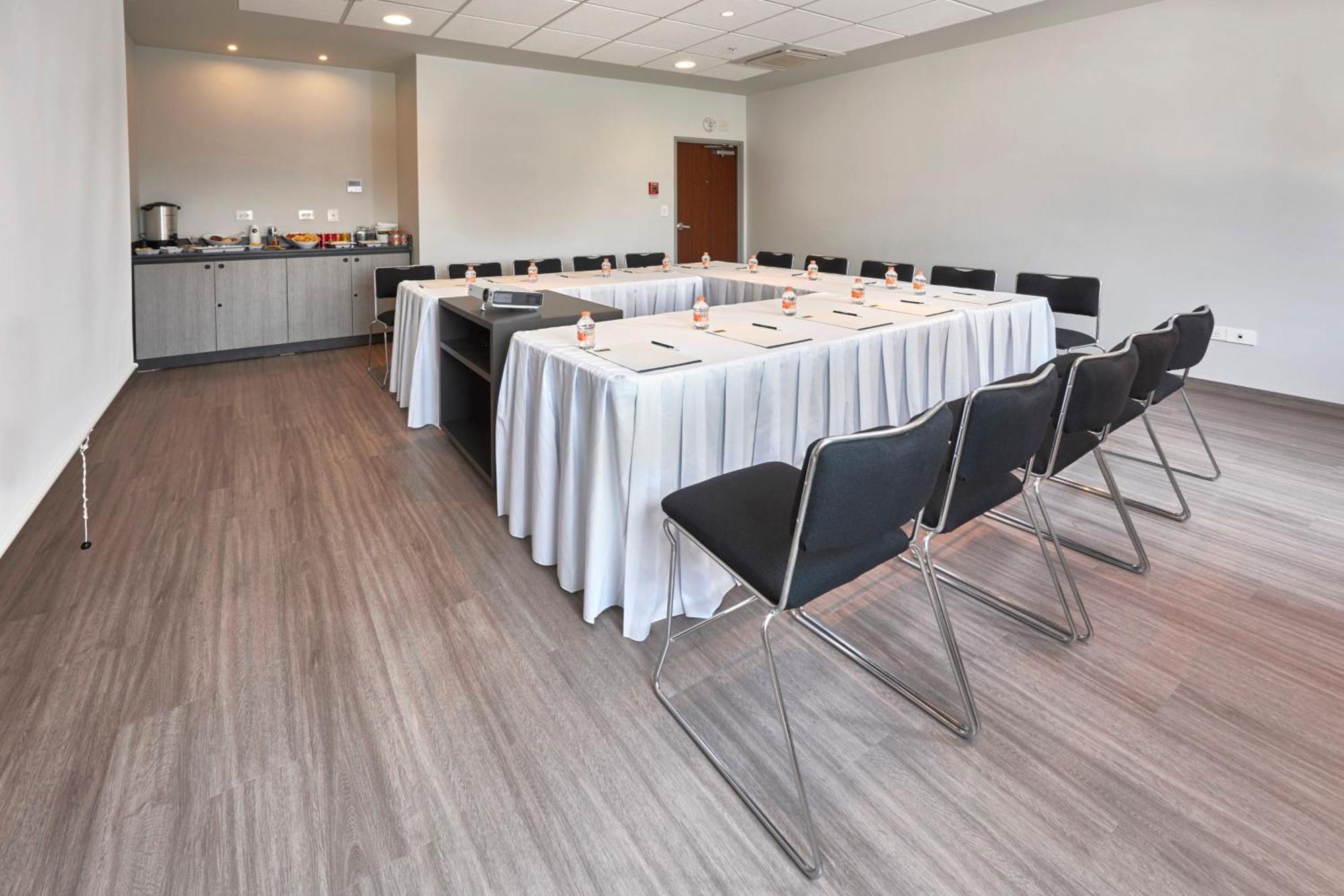 City Express Junior By Marriott Leon Centro De Convenciones Екстер'єр фото