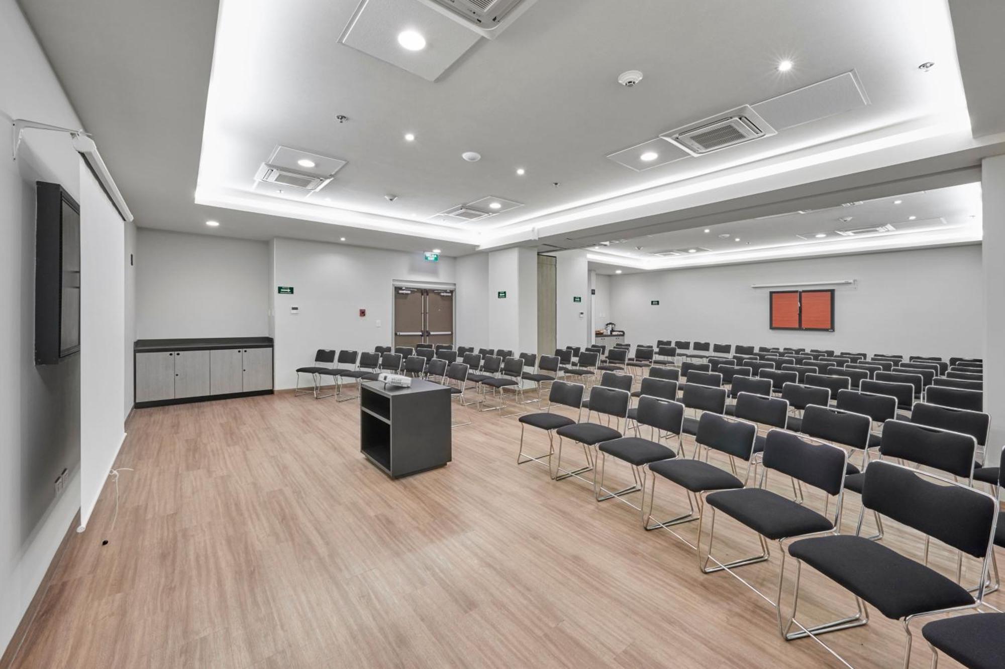 City Express Junior By Marriott Leon Centro De Convenciones Екстер'єр фото