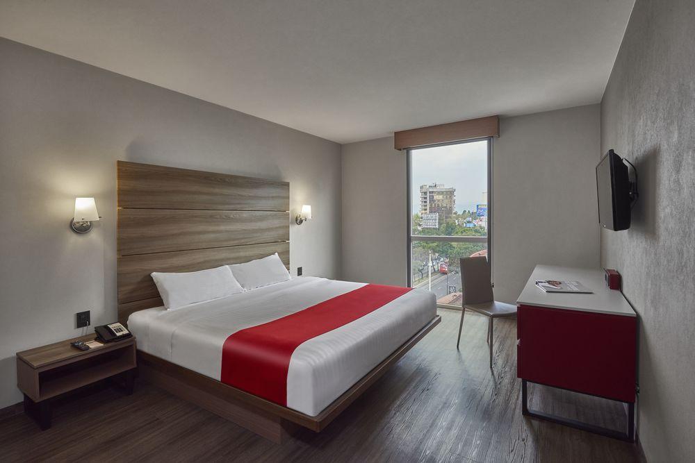City Express Junior By Marriott Leon Centro De Convenciones Екстер'єр фото